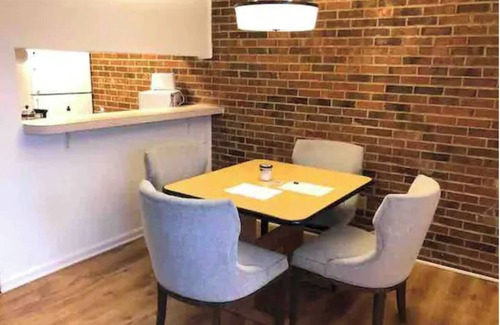 Downtown Apartment | *Downtown Durham* Poolside Condo Next to Duke