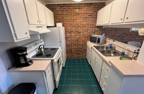Downtown Apartment | *Downtown Durham* Poolside Condo Next to Duke