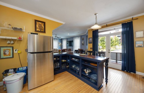Germantown House | Downtown Escape-3BR Game Room-Sleeps 10-7 mins DT