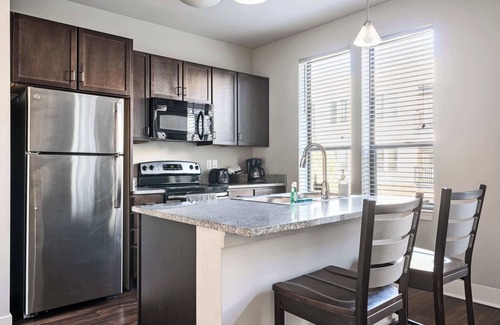Mile Square Apartment | Downtown Escape—Stylish Unit + Free Parking!