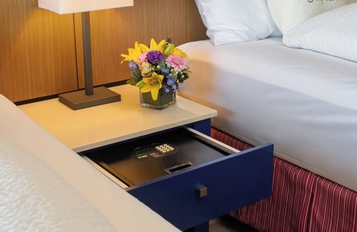 Portland Hotel | Downtown Escape: Two Family Ready Rooms | Pets Are Allowed