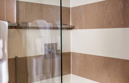 Downtown Portland Hotel | Downtown Family Room, Two Doubles, Staypineapple Rose, 2 Rooms