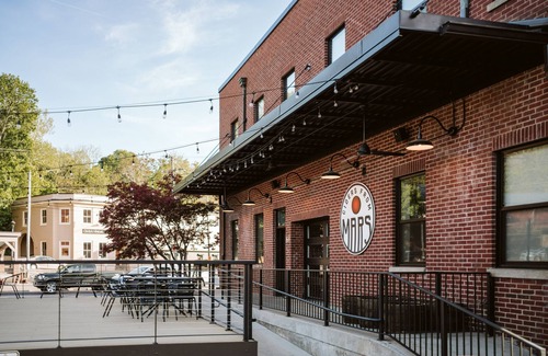 Staunton Apartment | Downtown Funk: NEW Luxury Unit + Walk Downtown