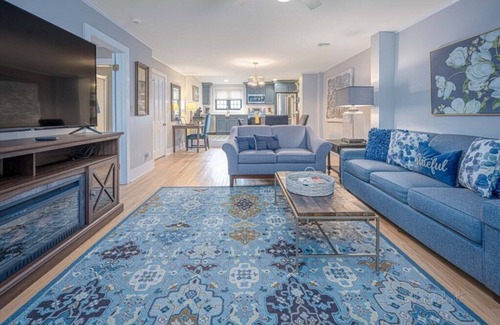 Galena Apartment | Downtown Galena Luxury Rentals Suite 3 Parking New