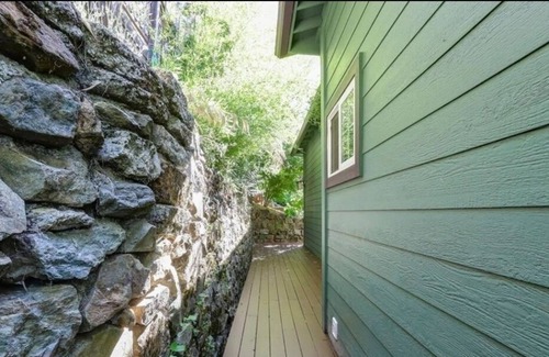 Grass Valley Cottage | Downtown Grass Valley Mining Cottage from 1880's