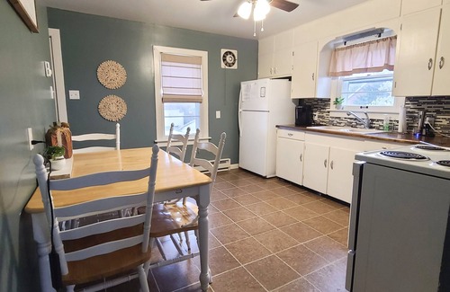 Hermann House | Downtown Guesthouse : Perfect for 4 people