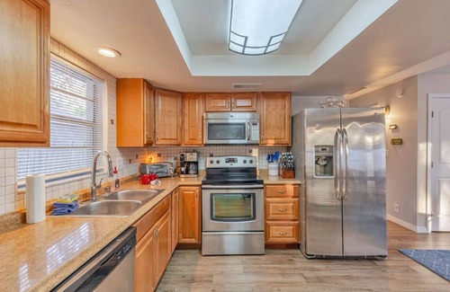 Gulfport Apartment | Downtown Gulfport Cooled Pool