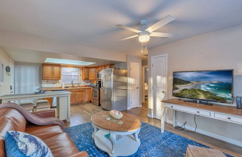Gulfport Apartment | Downtown Gulfport Cooled Pool
