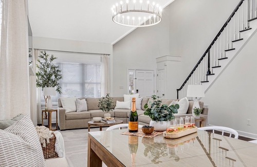 Cary House | Downtown Haven - 4 Bedrooms & 3.5 Baths, 2 King Bedrooms with Ensuite Baths