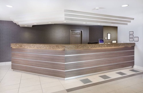 Highland House | Downtown Haven w/Kitchen and Complimentary Breakfast | Outdoor Pool Access