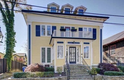 Historic Hill House | Downtown Hillside Bungalow