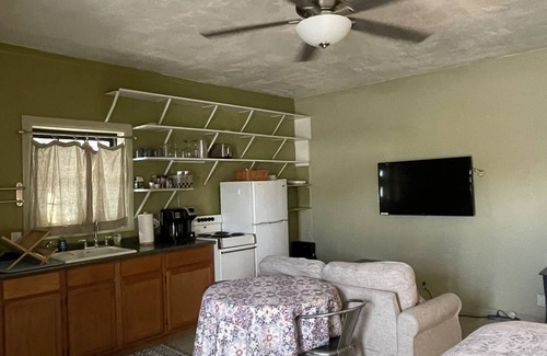 Las Cruces Apartment | Downtown Historic district studio,Le Garage. Walk to Farmer's market, parks&more