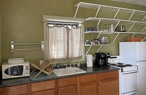 Las Cruces Apartment | Downtown Historic district studio,Le Garage. Walk to Farmer's market, parks&more