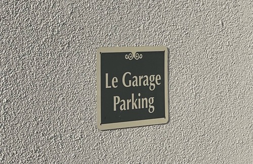 Las Cruces Apartment | Downtown Historic district studio,Le Garage. Walk to Farmer's market, parks&more