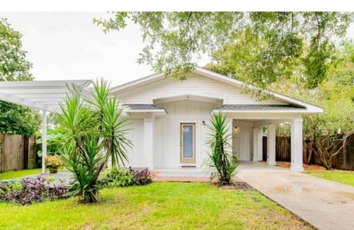Foley Apartment | Downtown Historic Foley Guesthouse 11 mi to Beach