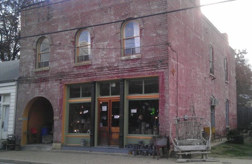 Ste Genevieve Apartment | Downtown historic main street