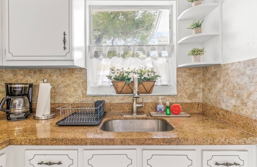Parkside House | Downtown Hollywood: Guitar and 5 mins to Beach!