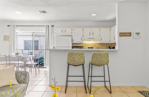 Parkside House | Downtown Hollywood: Guitar and 5 mins to Beach!