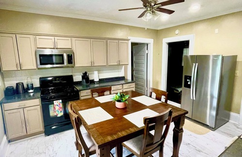 Macon House | Downtown Home Conveniently Located
