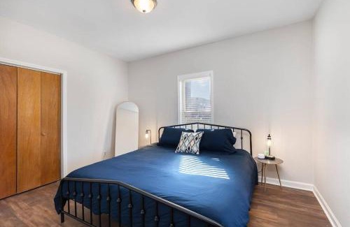 Durham House | Downtown home! Walk to Bulls Stadium, DPAC & food