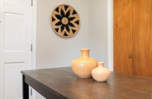 Durham House | Downtown home! Walk to Bulls Stadium, DPAC & food