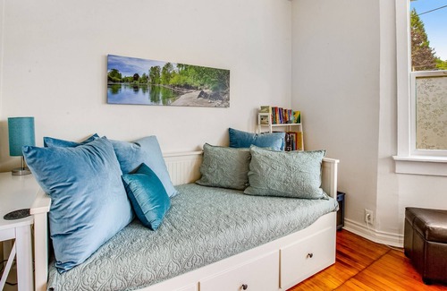 Snohomish House | Downtown home with a firepit, washer/dryer, fireplace, and lovely outdoor space