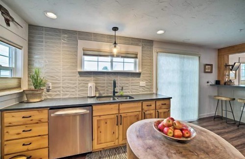 Cody House | Downtown Home with Custom Amenities