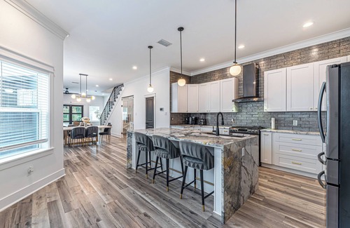 Northside House | Downtown Houston Escape 3BR Modern Home + Heated Pool