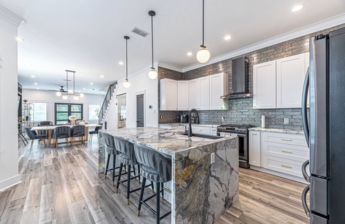 Northside House | Downtown Houston Escape 3BR Modern Home + Heated Pool