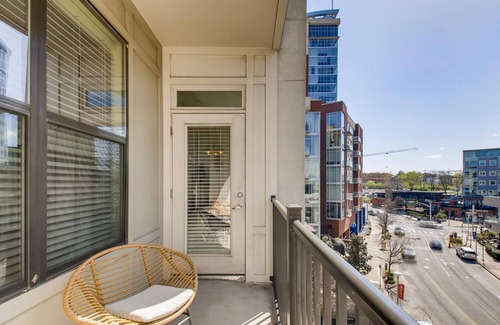 The Gulch Condo | Downtown in the Gulch - Spacious 2bed/2bath - Walk to Broadway!