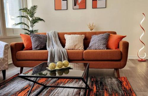 Mile Square Apartment | Downtown Indy Lucas Oil Conv Center Skywalk#5