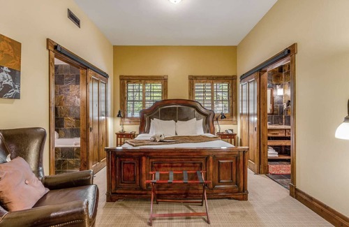 Jackson Hole Hotel | Downtown Jackson - 3 Bedroom Deluxe Suite