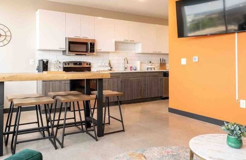 Downtown Kansas City Apartment | Downtown KC 2 Bedroom King/Queen Stunning View