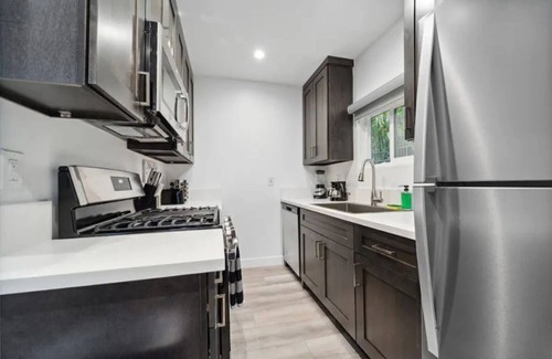 Adams Hill Apartment | Downtown LA 2B 2B - Right Near Dodger Stadium !