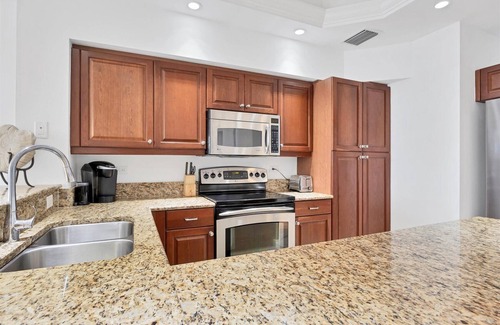 Braden River Condo | Downtown Lakewood Ranch Condo 2 beds/2 baths/3 parking