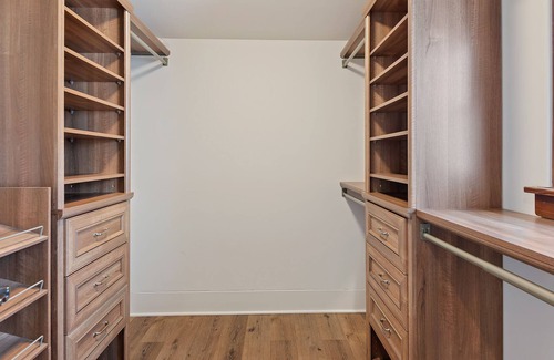 Oak Park House | Downtown Life, close to shops, restaurants,& fun.