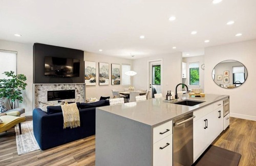 Littleton House | Downtown Littleton at its Finest