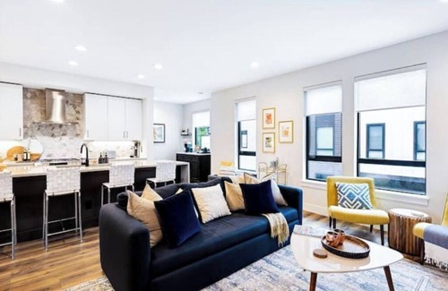 Littleton House | Downtown Littleton at its Finest