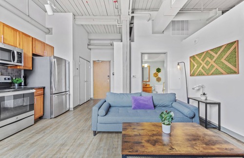 Downtown Cleveland Apartment | Downtown, Lobby Cafe, Parking, WiFi, Sofa Bed