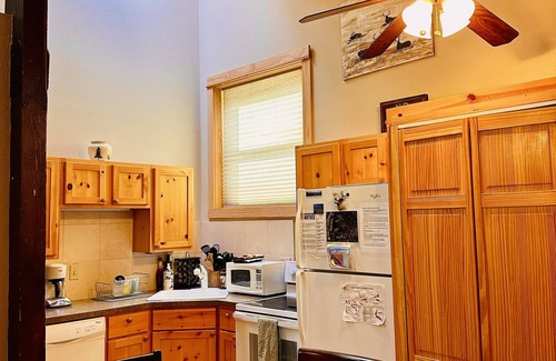 Estes Park Apartment | Downtown Location! Your dream vacation can start here!