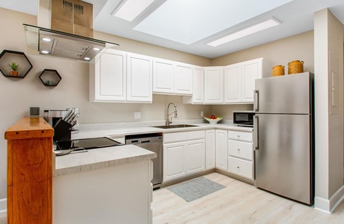 Port Angeles Hotel | Downtown loft + studio with water/city views, 2 full kitchens, & free WiFi