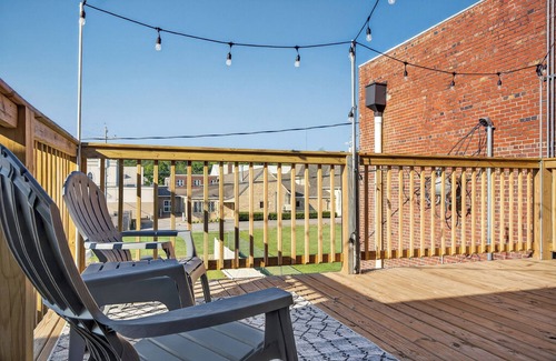 Fayetteville Apartment | Downtown Loft w/Balcony. Walk to Shops & Eats.