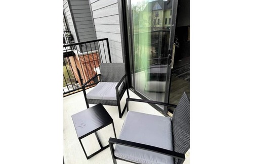 Stuart Apartment | Downtown Lux Apt W/Balcony
