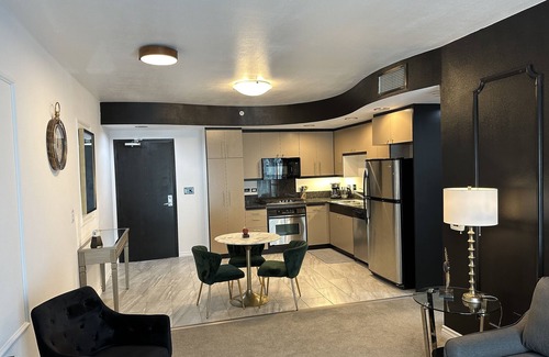Golden Hill Condo | Downtown luxury 1 bedroom condo, East Village