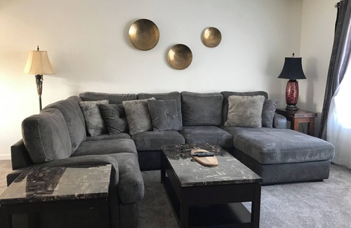 Revelstoke House | Downtown luxury 3 bdrm Renovated Ski home