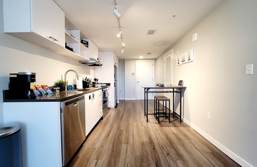 Downtown Baltimore Apartment | Downtown Luxury Suite Minutes From Everything