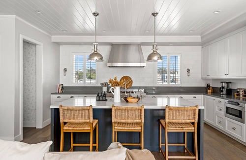 The Strand House | Downtown Manhattan Beach 4BR | Sauna & Elevator