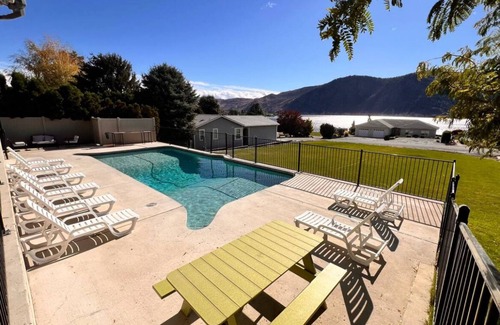 Manson House | Downtown Manson- Pool, Hot tub, Game Room, Views