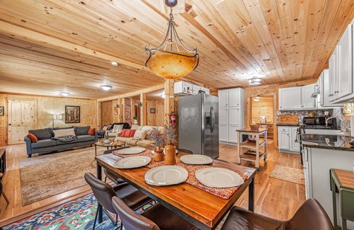 Mentone House | Downtown Mentone - Baileys Bungalow