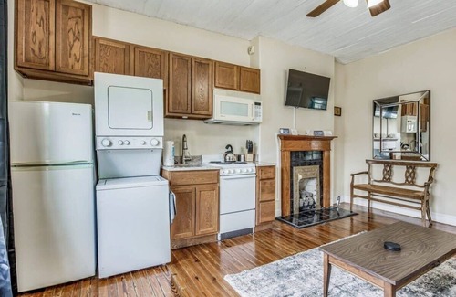 South Pensacola House | Downtown! Modern Interior! Sweet on Strong - B